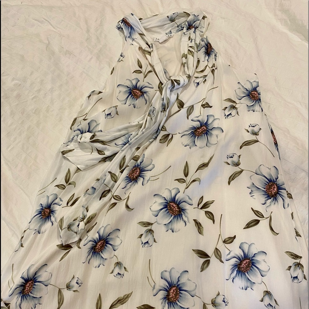 Dress - Picture 9 of 10
